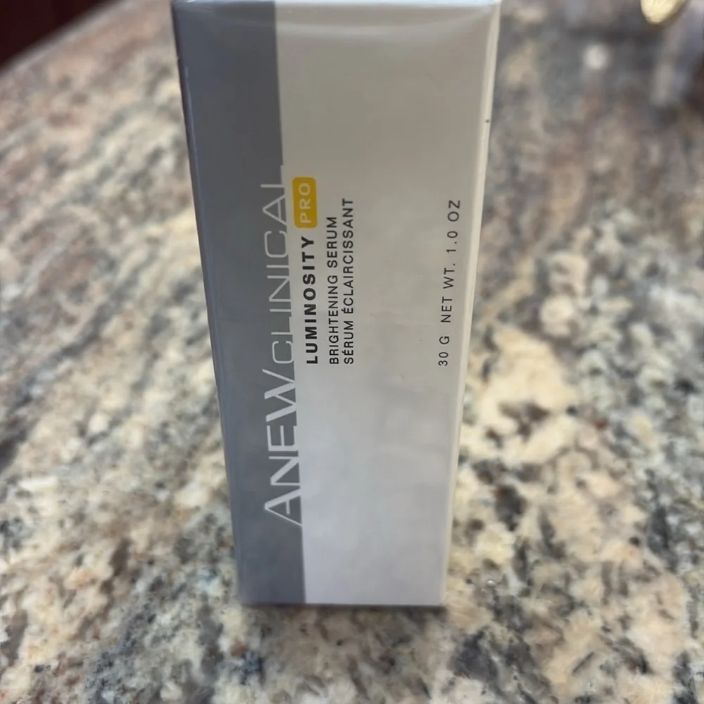 Avon Anew Clinical Luminosity Pro Brightening Serum 1.0 oz new sealed package